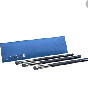 Makeup brushes + free sample